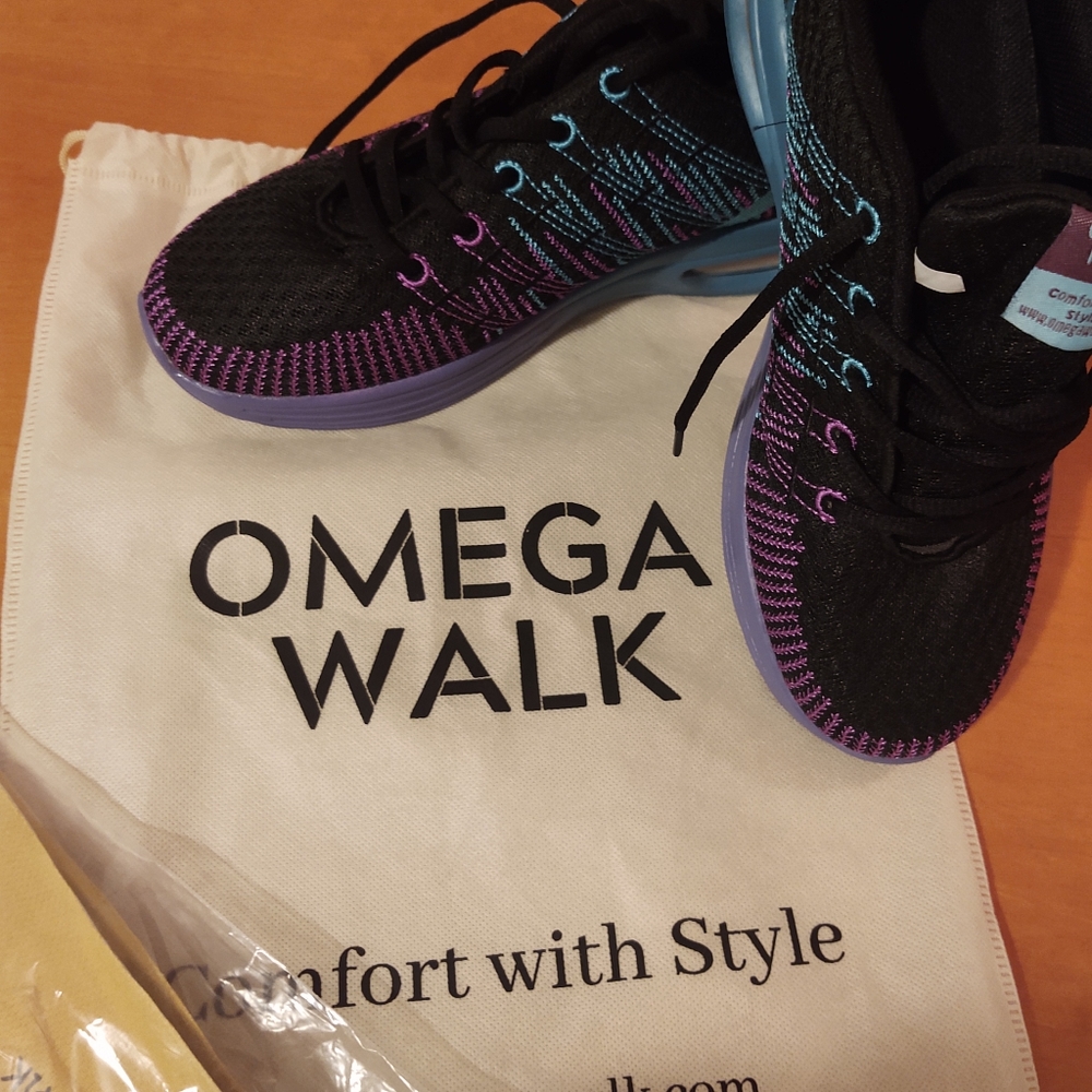 Omega Walk Women's Tennis Shoes - size 9 1/2